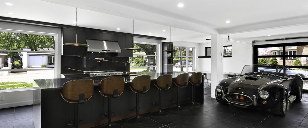 Modern kitchen.
Clean lines.
Minimalist design.
High-end materials.
Handleless cabinets.
Quartz countertop.
Functional central island.
Built-in appliances.
LED lighting.
Hidden storage.
Matte finishes.
Sleek look.
Neutral color palette.
Contemporary style.
Open-concept kitchen.
Ceramic backsplash.
Black accents.
Lacquered cabinets.
Ergonomic kitchen.
Soft-close drawers.
Sophisticated ambiance.
Optimized space.
Custom design.
Spacious work surface.
Durable materials.
Timeless décor.