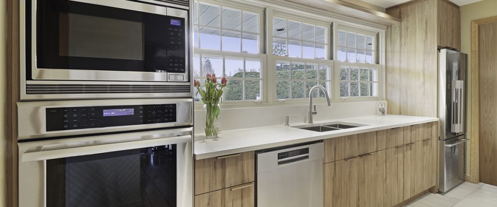 Timeless kitchen.
Classic design.
Balanced lines.
Subtle elegance.
Durable materials.
Neutral colors.
Sleek finishes.
Natural wood.
Stone countertop.
Refined style.
Traditional elements.
Soft lighting.
Harmonious atmosphere.
Custom cabinetry.
Elegant handles.
Timeless backsplash.
Built-in furniture.
Functional layout.
Modern touches.
Stainless steel sink.
Spacious work surface.
Bright kitchen.
Classic layout.
Clean look.
Balance of tradition and modernity.